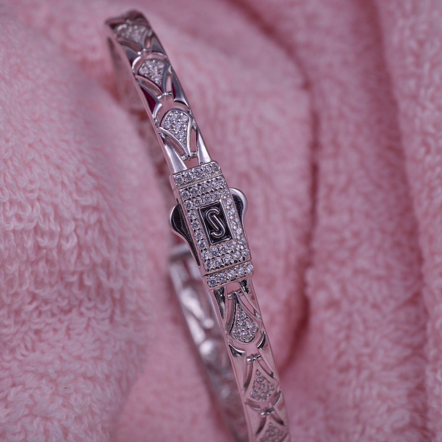 IRAFINE Regal Silver Stone Kada – Lattice Shine