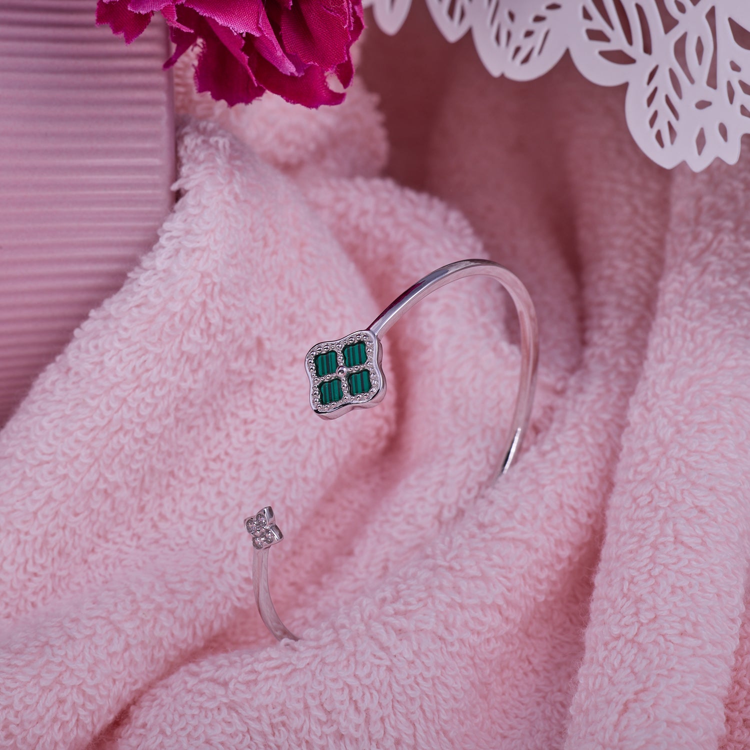 IRAFINE Dual Clover Open Kada – Emerald Sparkle