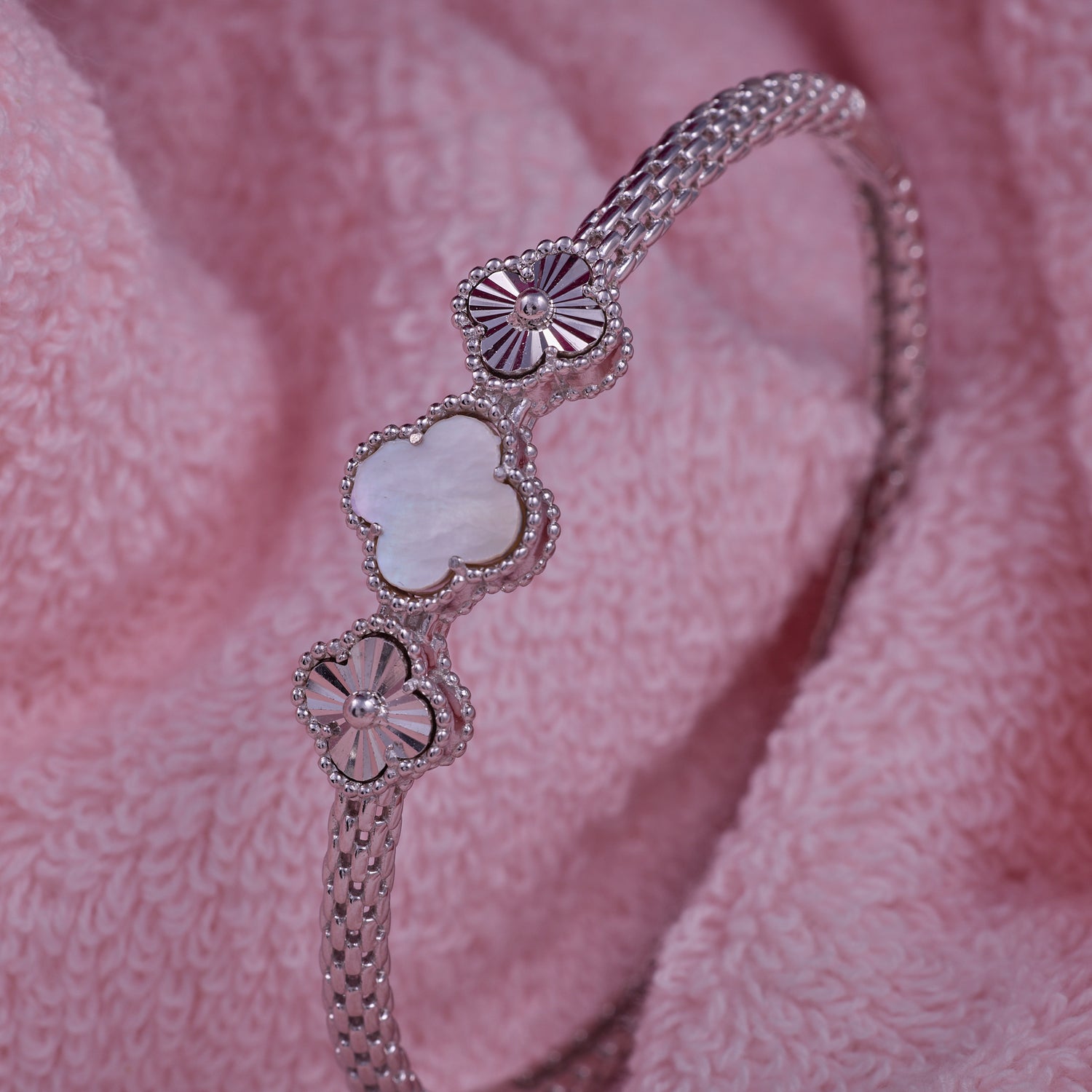 IRAFINE White Clover Floral Kada – Dual Chain Elegance