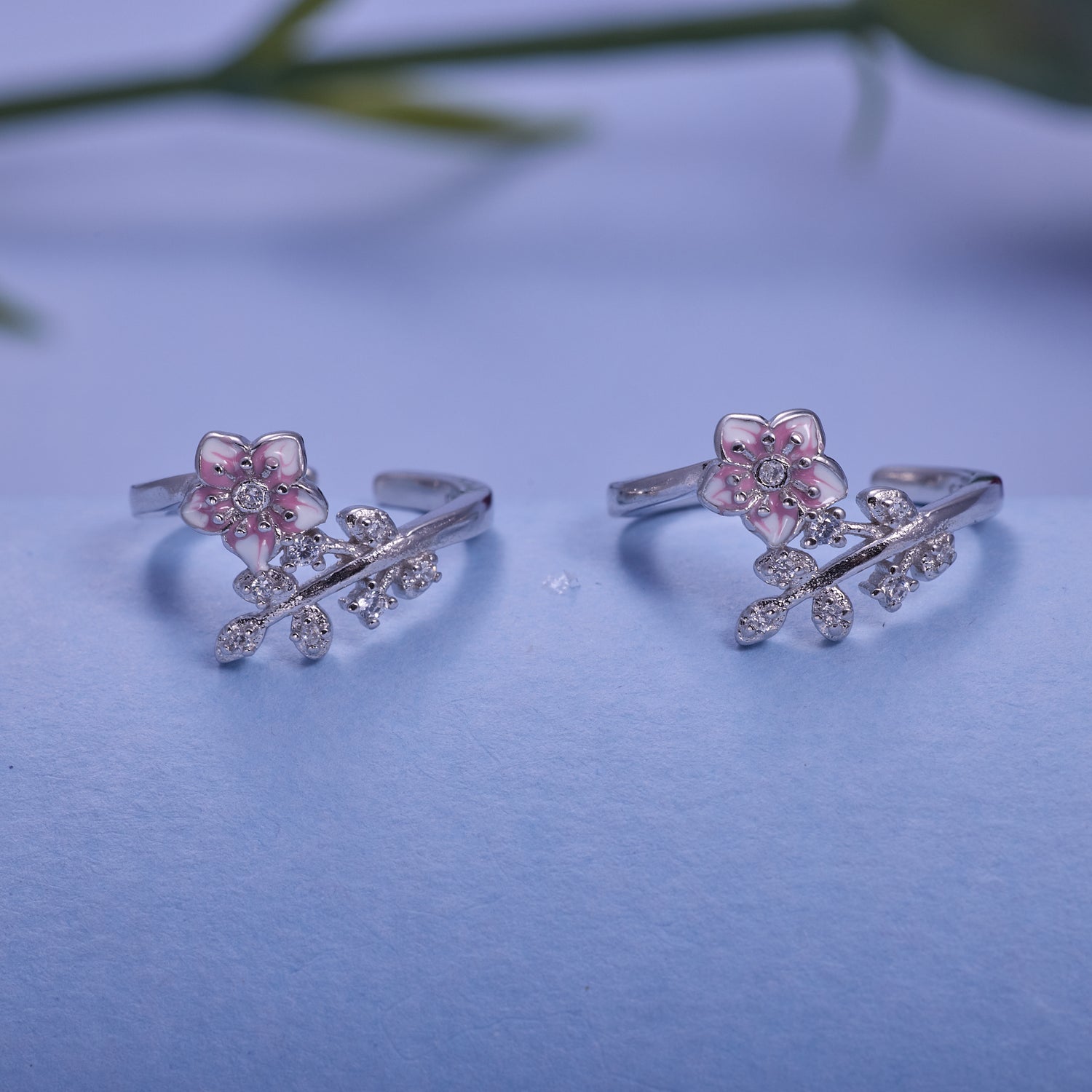 IRAFINE Silver Pink Blossom Toe Rings – Petals of Sparkle
