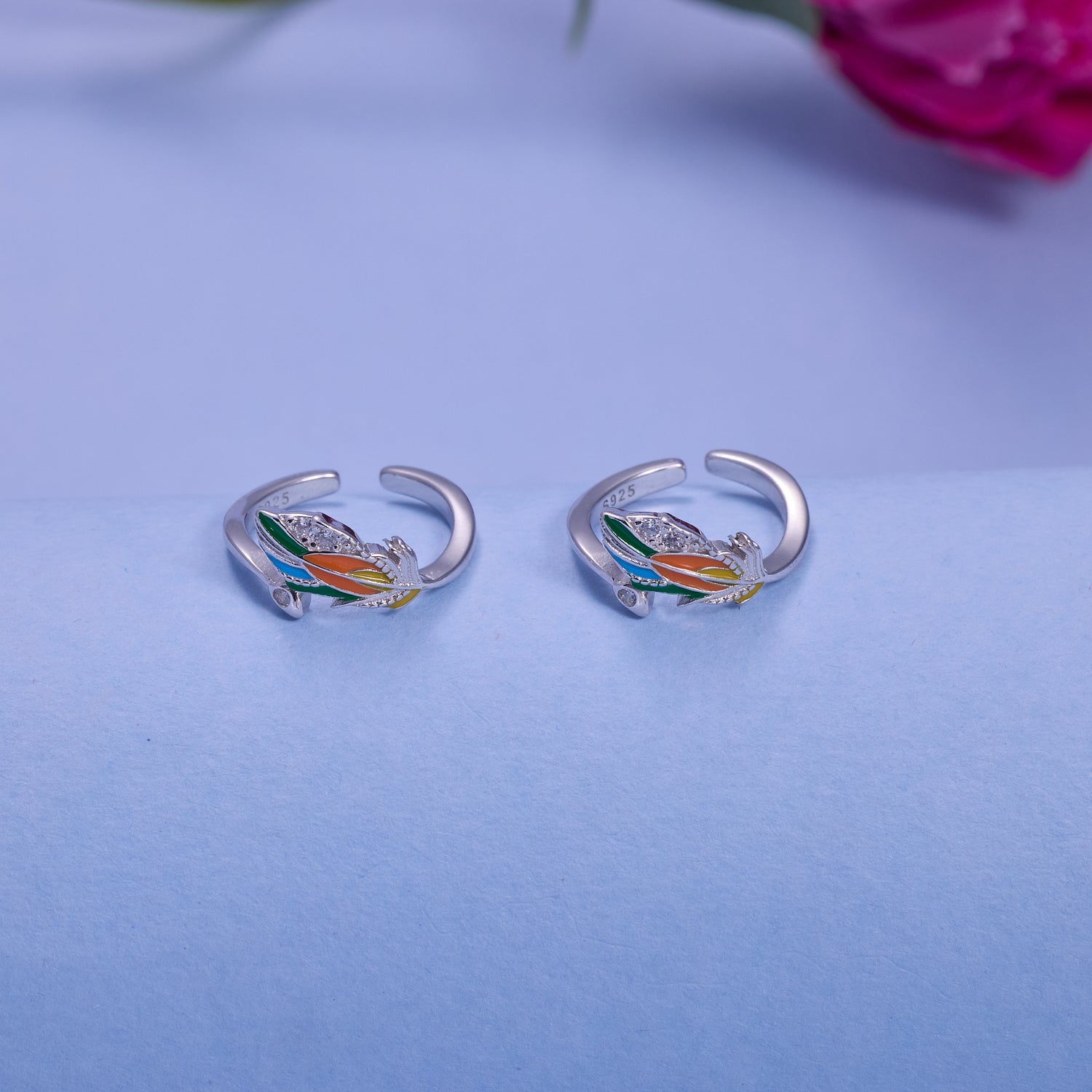 IRAFINE Silver Multicolour Feather Toe Ring – Spectrum of Grace